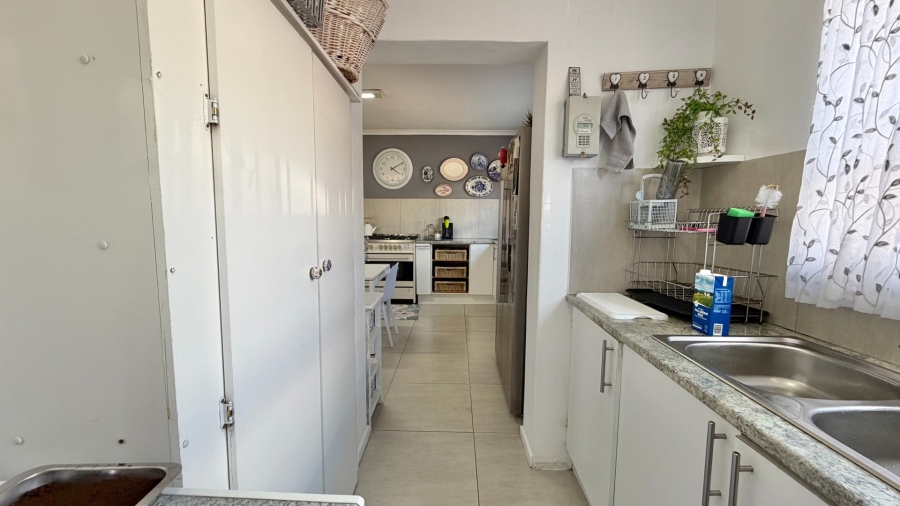 5 Bedroom Property for Sale in Winslow Western Cape